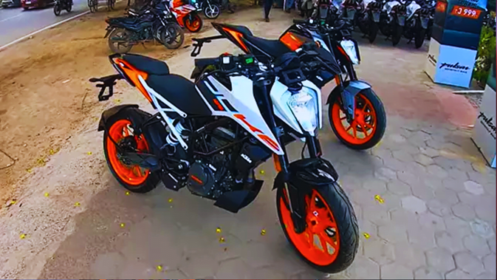KTM 200 Duke Bike Review 2024