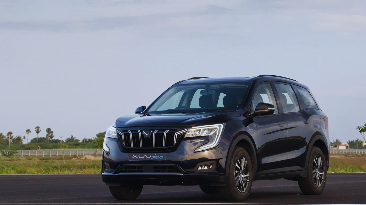 Mahindra xuv700 Car Review