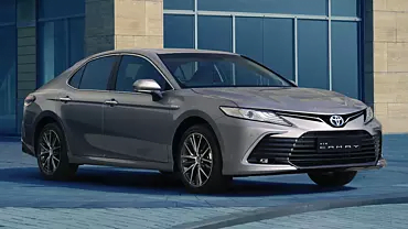 Toyota Sedan Cars Review और सर्वे के मुताबित जारी टॉप गाड़िया जो भरोसेमंद, आराम और परफॉर्मेंस जानिए ख़ासियत, क़ीमत।